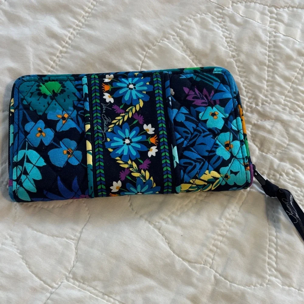 Vera Bradley Quilted Midnight Blues Wallet - Picture 1 of 7